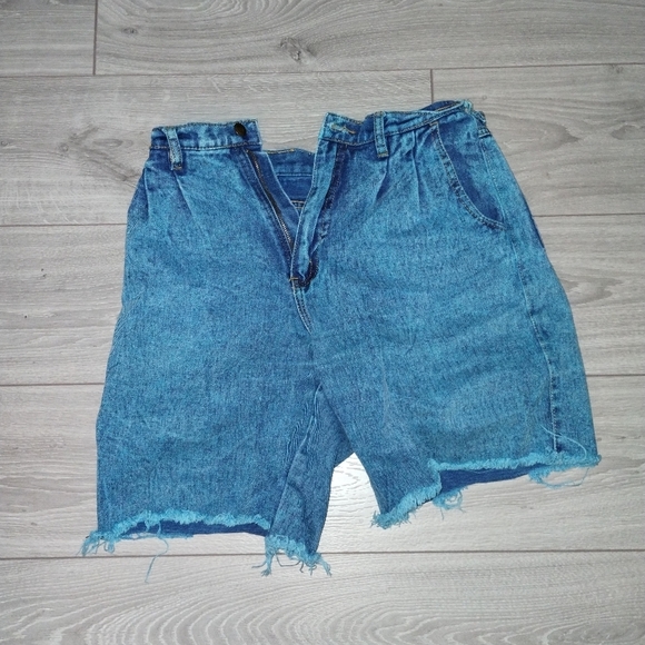 Jordache Pants - VINTAGE 80s Jordache acid wash jean shorts with pleated front